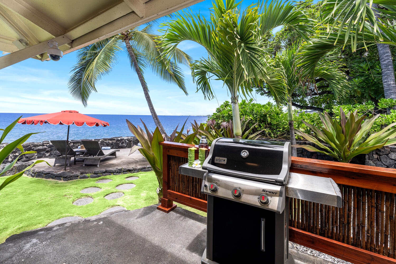 Kailua Kona Vacation Rentals, Honl's Beach Hale (Big Island) - Outdoor grill station ready for fresh island BBQs.
