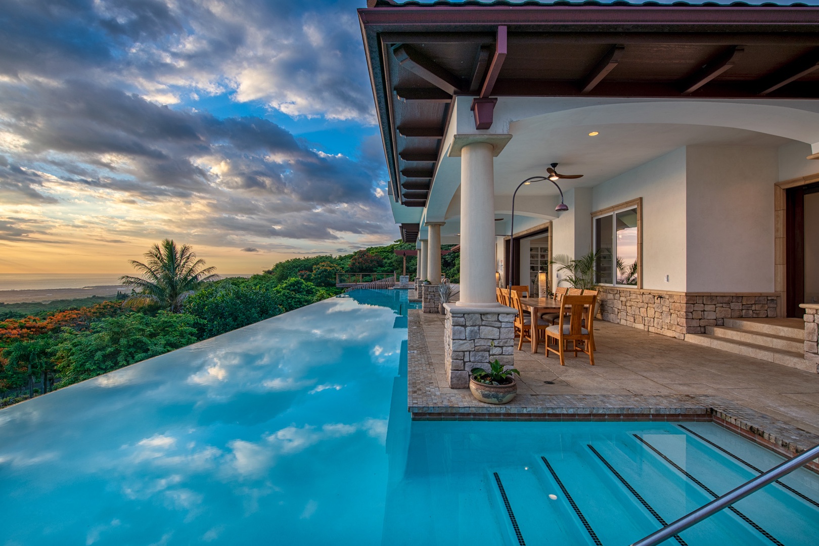 Kailua Kona Vacation Rentals, Kailua Kona Estate** - Nothing beats an sunset dip in the pool at the end of the day.