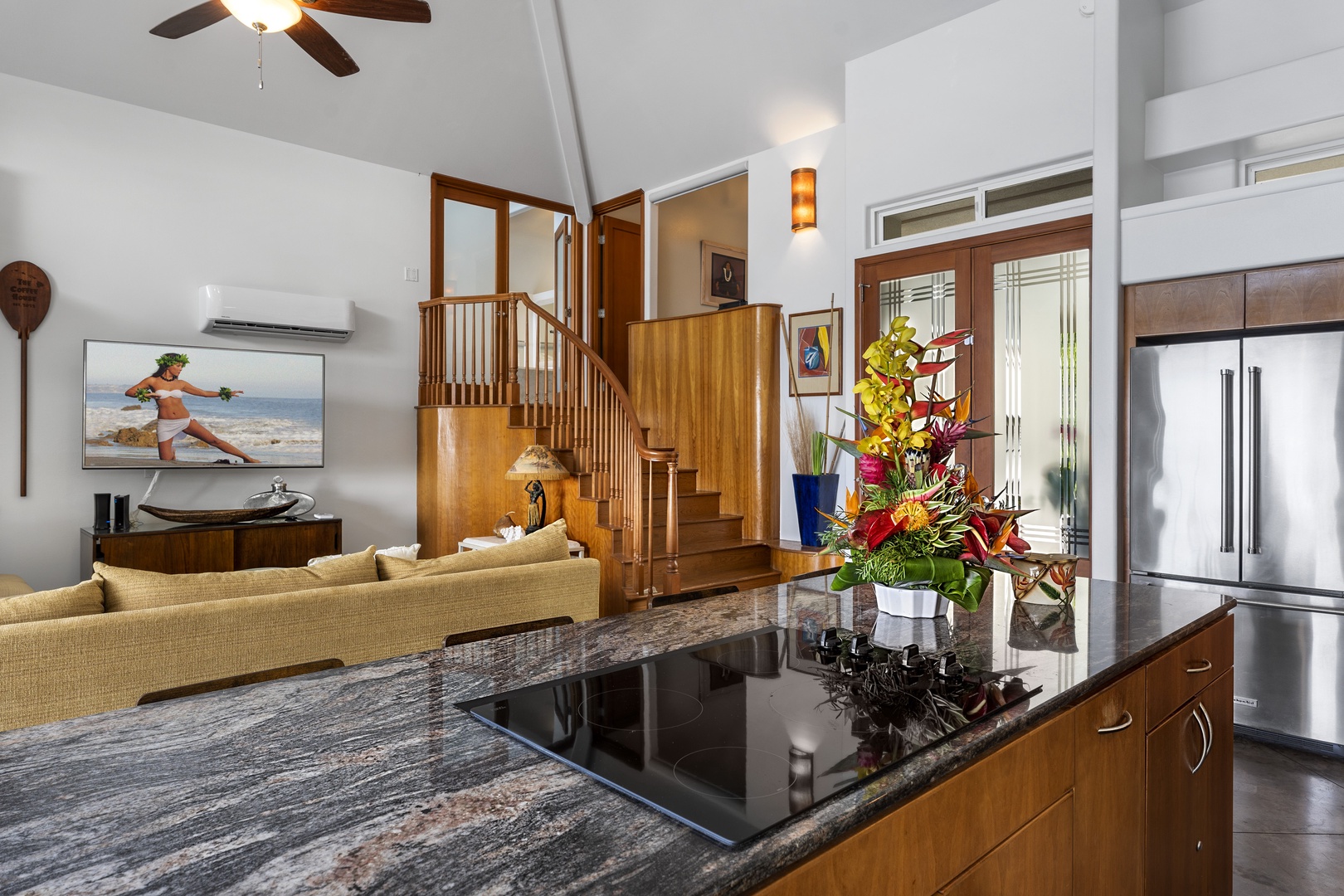Kailua-Kona Vacation Rentals, Hale Kope Kai - Open sight-lines from the kitchen.