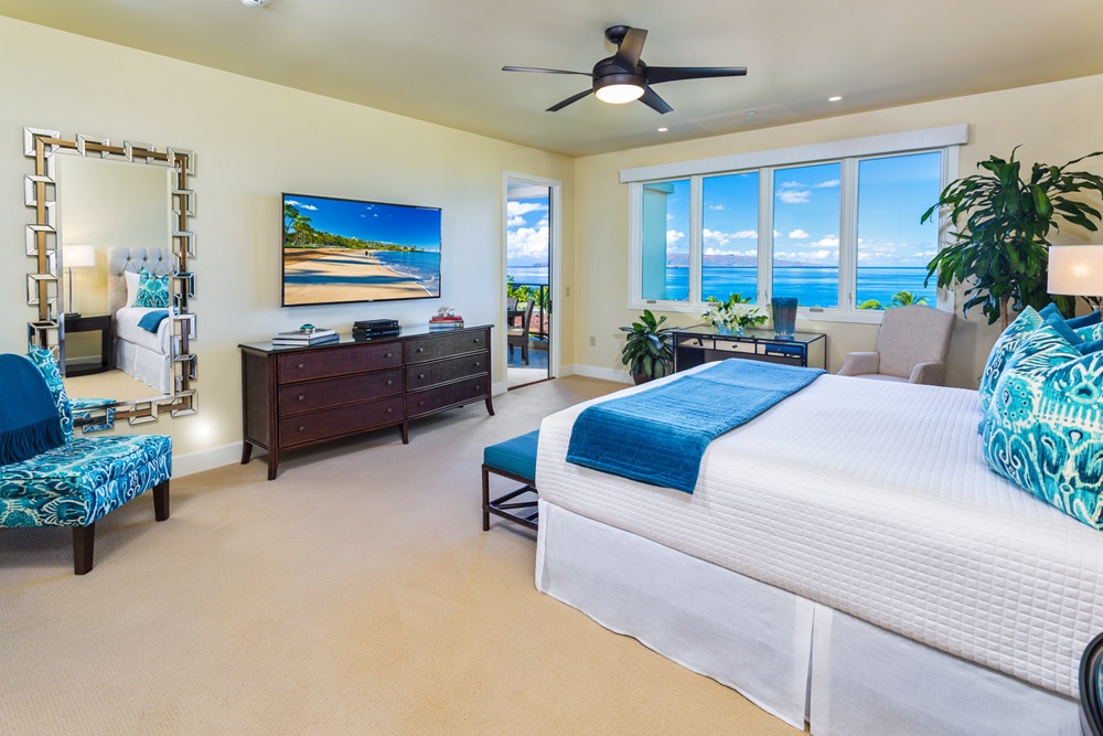 Wailea Vacation Rentals, Sea Breeze Suite J405 at Wailea Beach Villas* - Second Bedroom with King Bed and Private Bath