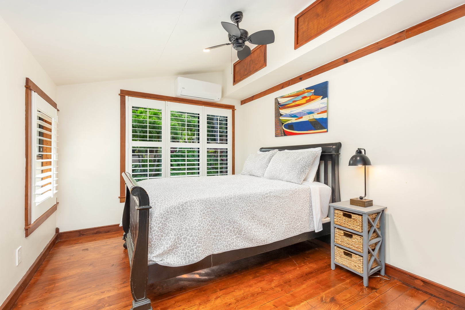 Haleiwa Vacation Rentals, Mele Makana - Guest bedroom 4 is equipped with central A/C for a comfortable night's sleep