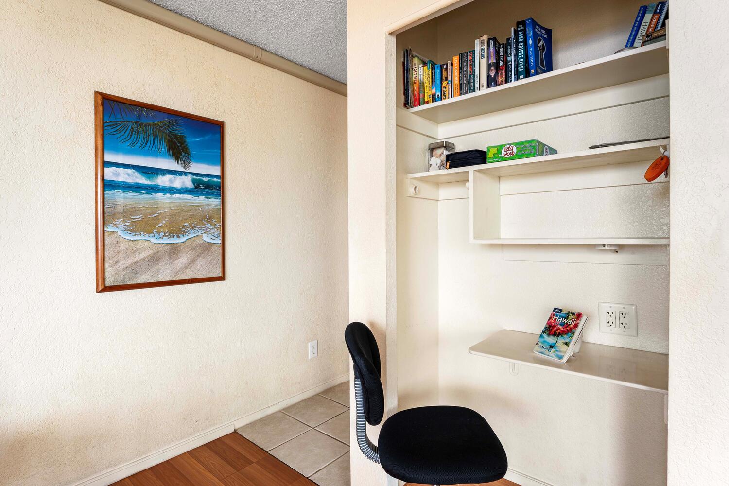 Kailua Kona Vacation Rentals, Kona Reef F11 - A dedicated workspace to stay productive while away.