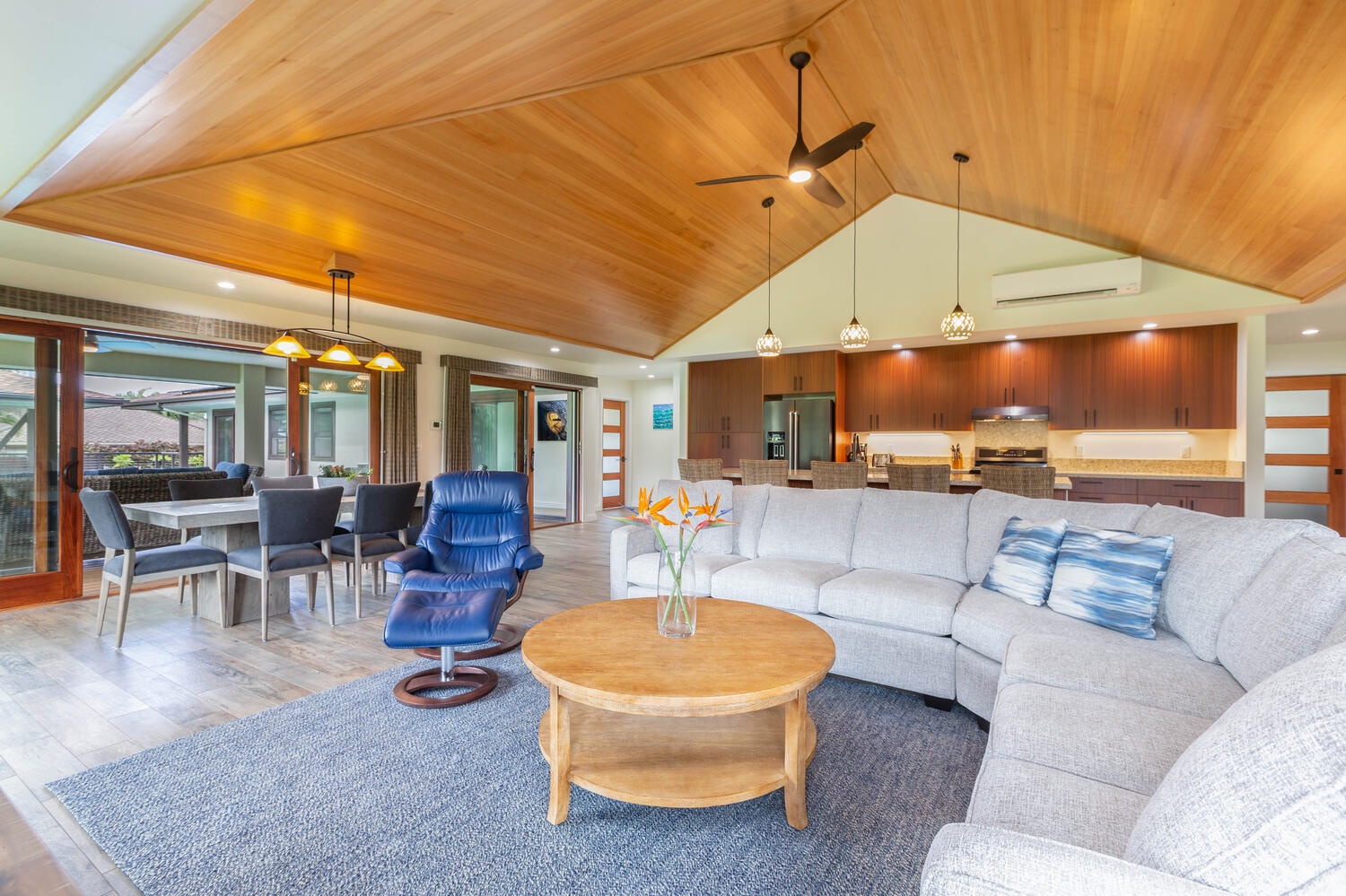 Princeville Vacation Rentals, Aloha Villa - From its large, plush couch that transforms into a pull-out within the main living area, al fresco indoor and outdoor dining spaces