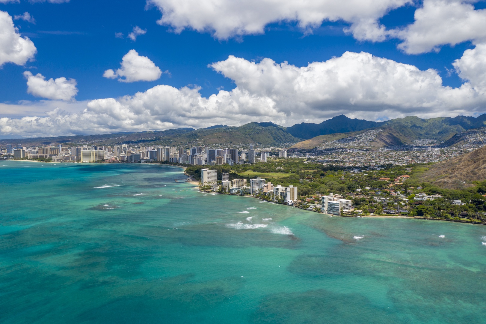 Honolulu Vacation Rentals, Diamond Head Surf House - Beautiful clear turquoise water.