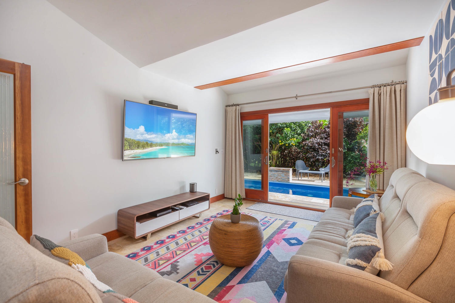 Princeville Vacation Rentals, Makana Lei - The bonus room also has another large television