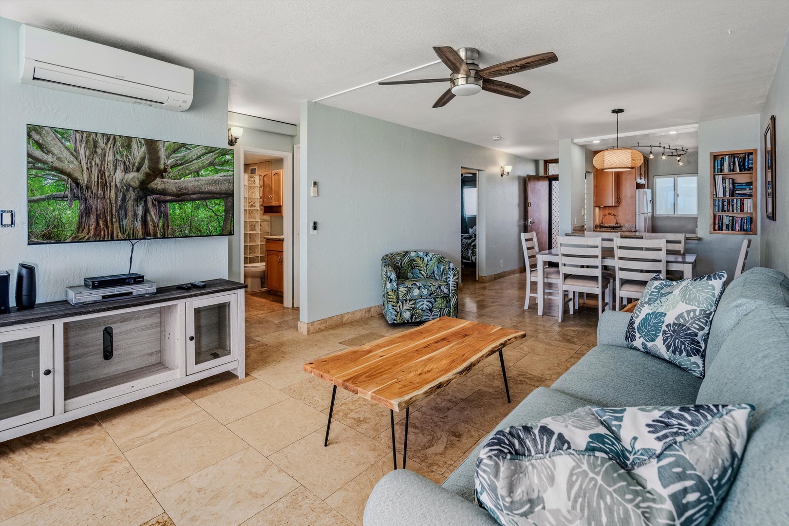 Kihei Vacation Rentals, Menehune Shores 420 - Stretch out in a living room that runs open end to end.