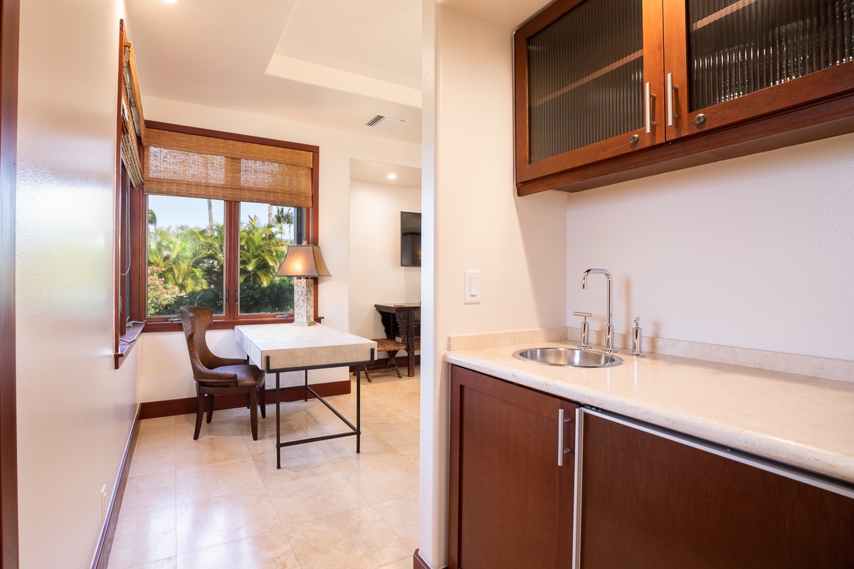Kamuela Vacation Rentals, Mauna Lani Champion Ridge 22 - Little sink/fridge corner in the Suite