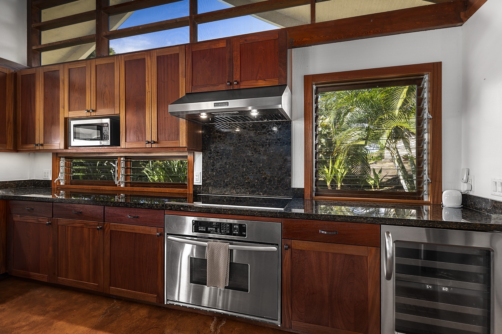 Kailua-Kona Vacation Rentals, Hale Joli - Fully equipped kitchen with stainless steel appliances and garden views.