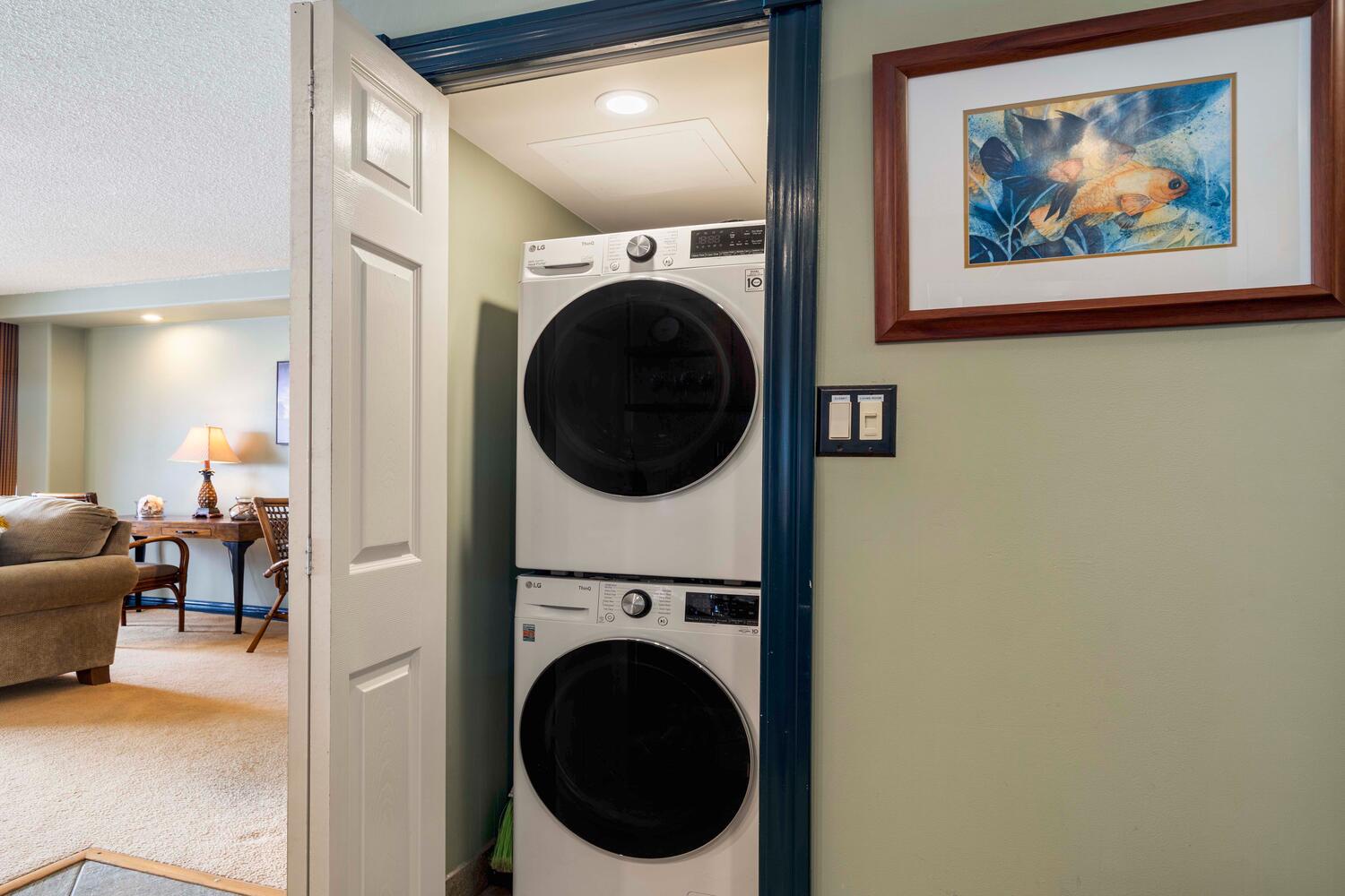 Kailua Kona Vacation Rentals, Kona Alii 302 - In-unit laundry area with a washer and a dryer.