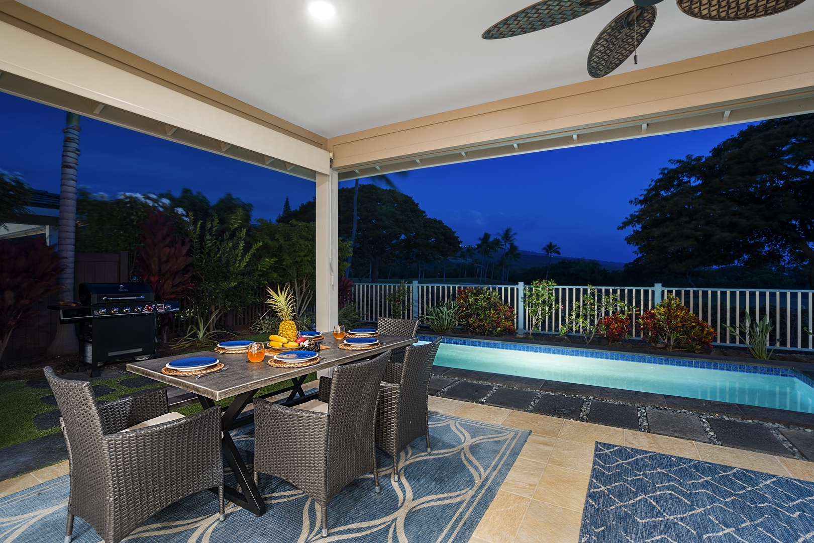 Kailua Kona Vacation Rentals, Kona Blue Vacations Holua Kai - Dine under the stars on the shaded lanai at Kona Blue Vacations Holua Kai, perfect for sunset dinners.