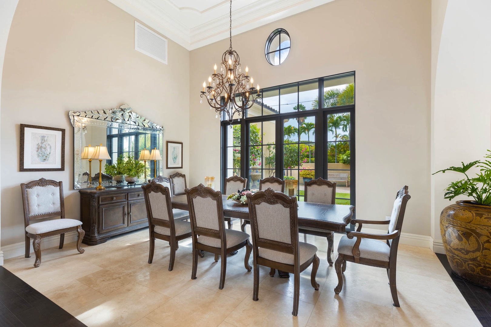 Honolulu Vacation Rentals, The Kahala Mansion Event Venue - Bright dining area with garden views, offering a serene space for entertaining or everyday dining.