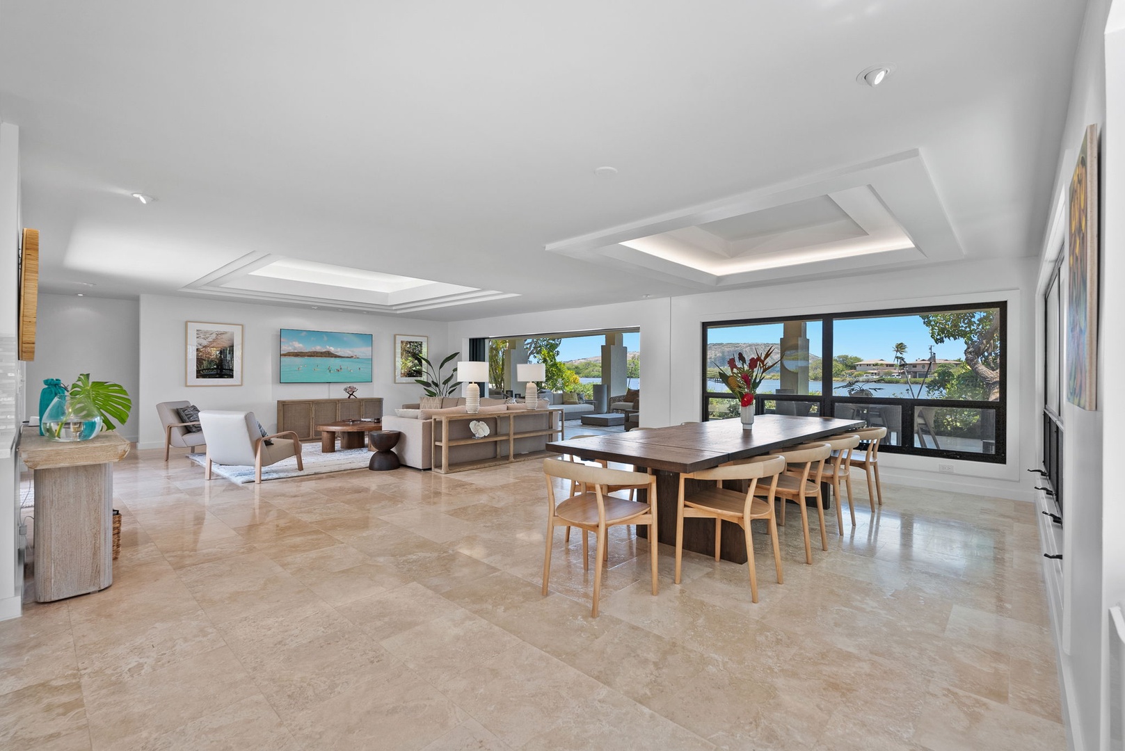 Honolulu Vacation Rentals, The Lagoon House 3BR - Open-plan living space with expansive views and an airy, calming feel.