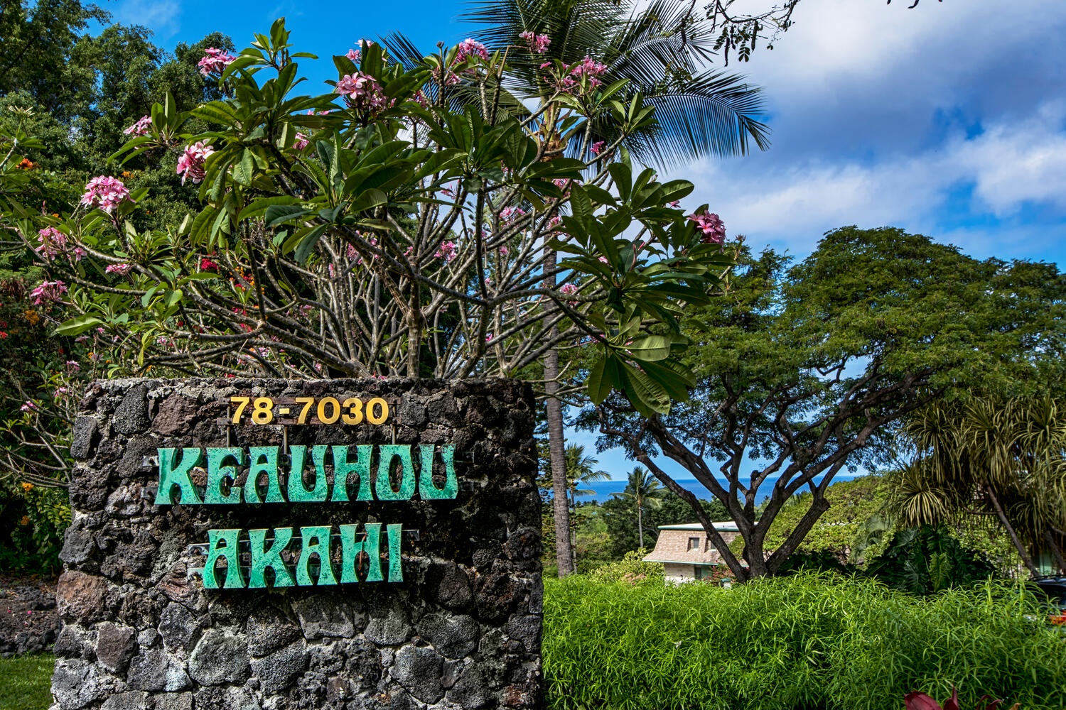 Kailua Kona Vacation Rentals, Keauhou Akahi 302 - Keauhou Akahi Sign to welcome you to this slice of Paradise!