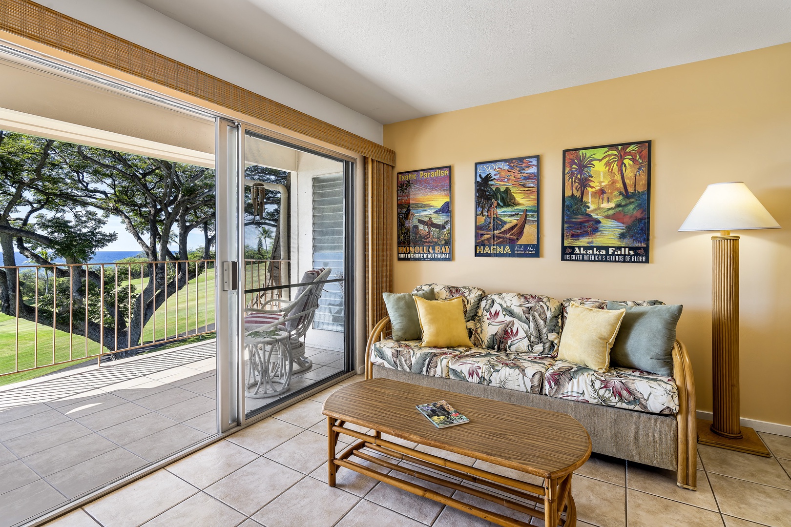 Kailua Kona Vacation Rentals, Keauhou Akahi 312 - 1 of 2 Queen sleeper sofas in the Tropically appointed living room