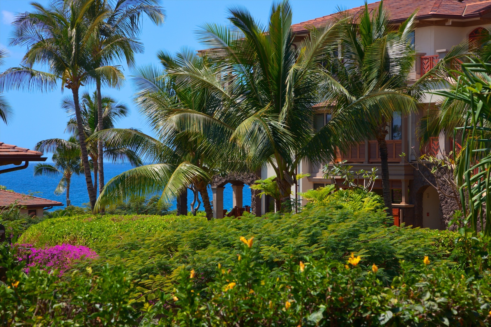 Wailea Vacation Rentals, Blue Ocean Suite H401 at Wailea Beach Villas* - Beautiful Water Features Tropical Foliage and Evening Tiki Torches Throughout the WBV Property