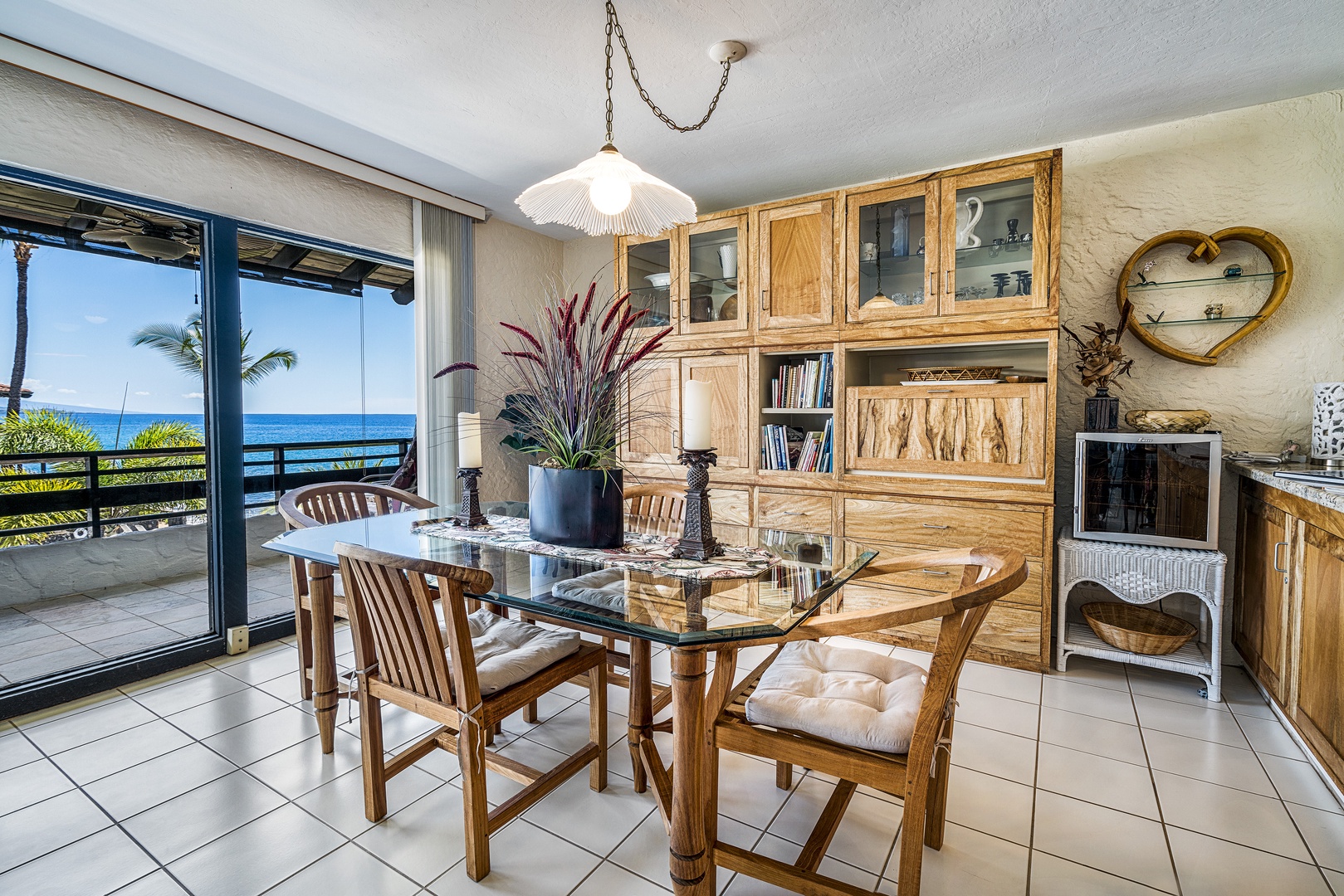 Kailua Kona Vacation Rentals, Casa De Emdeko 336 - You even have a view of the coastline from the dining room!