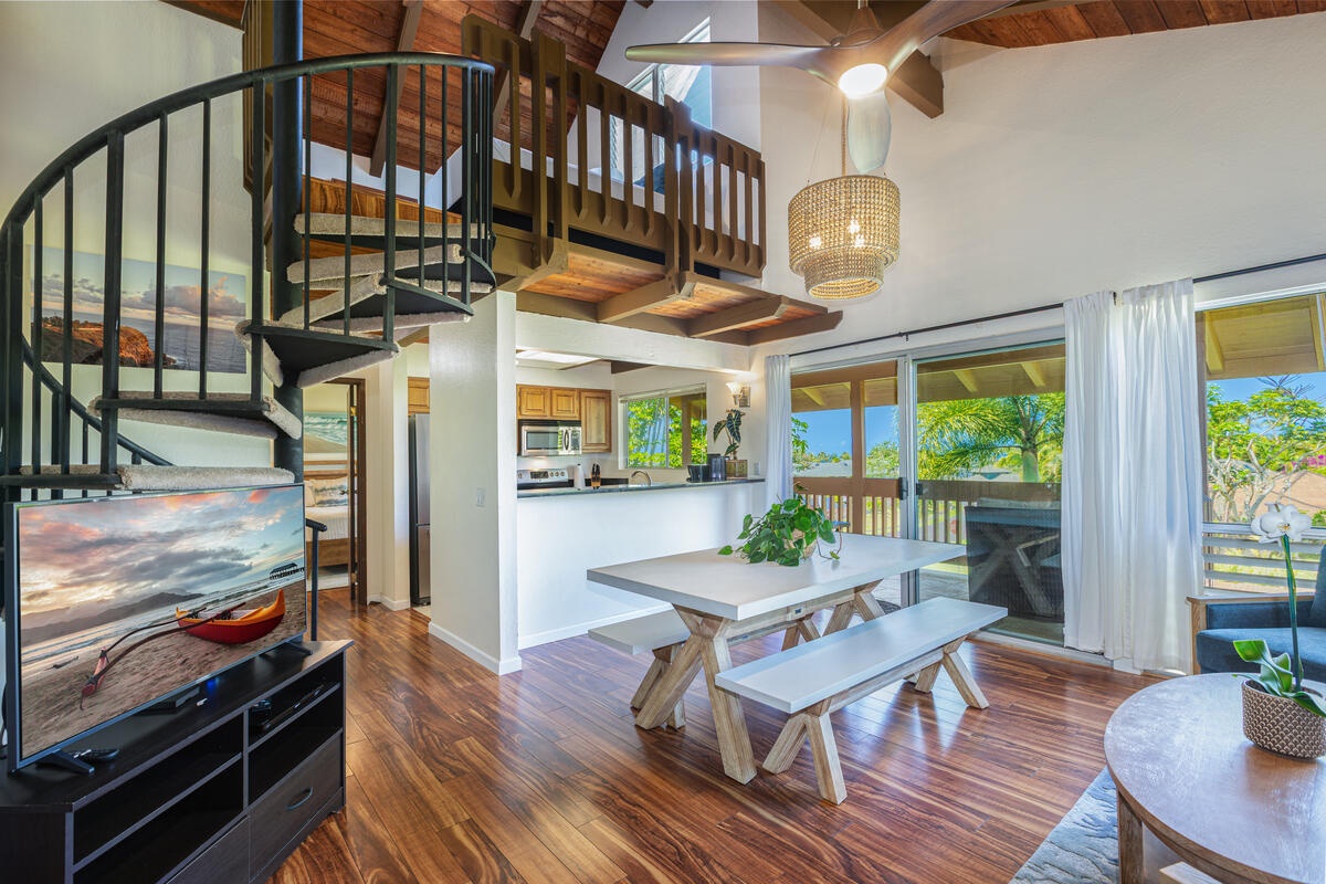 Princeville Vacation Rentals, Hale Ho'omaka - Island living meets bright style in the open loft & dining space. Vaulted ceilings and tropical finishes set the tone.