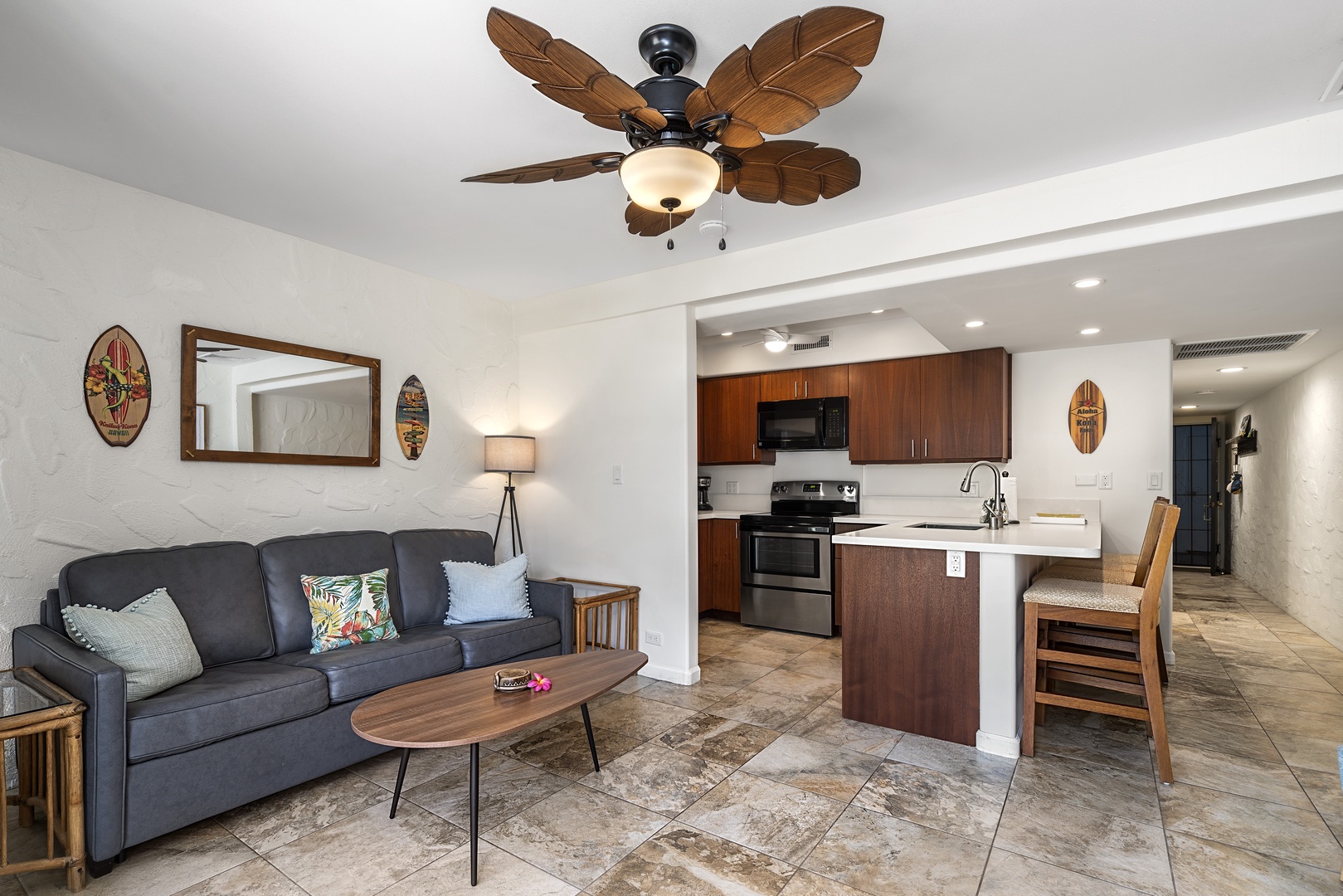 Kailua Kona Vacation Rentals, Casa De Emdeko 104 - Central A/C and ceiling fans keep the unit comfortable