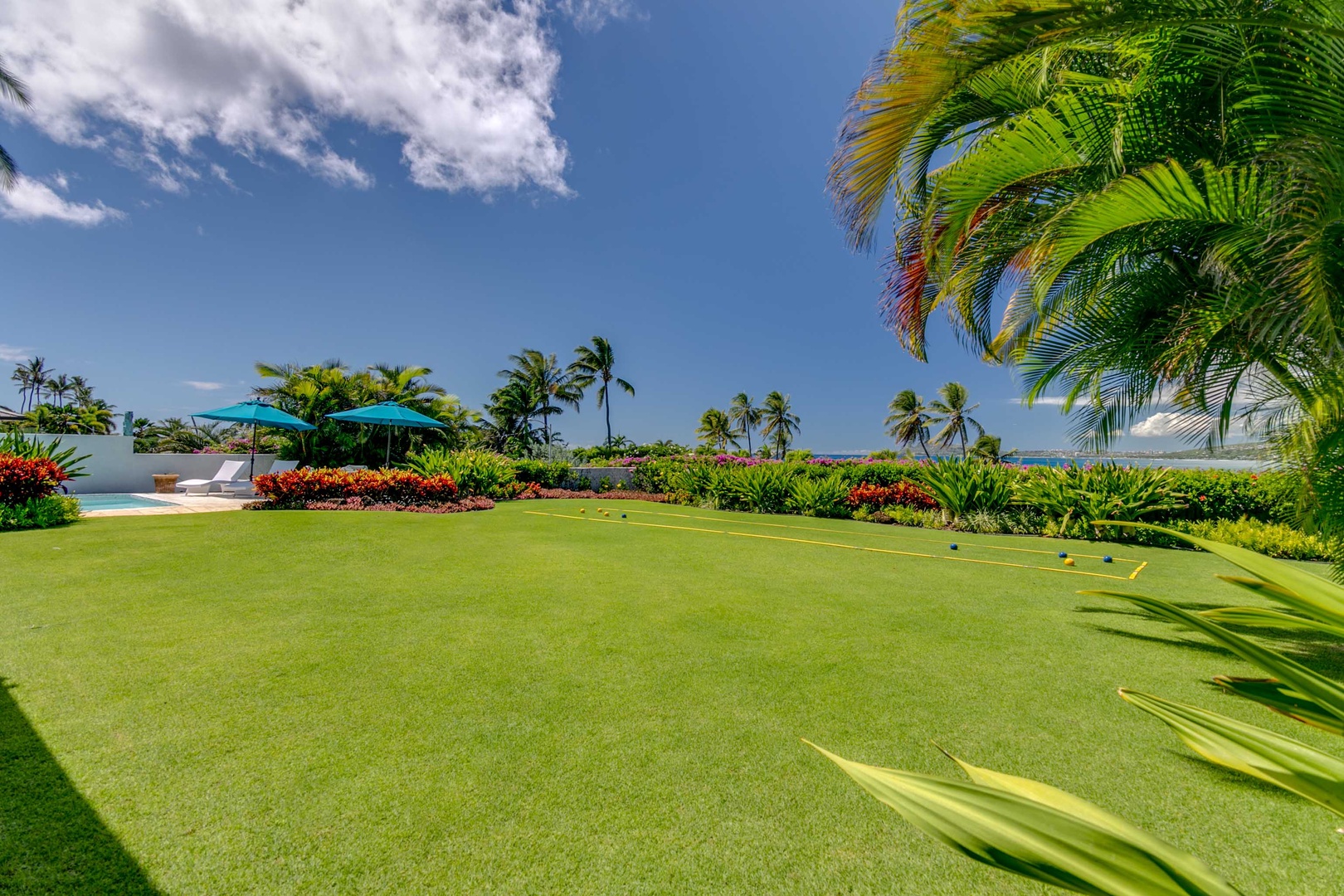 Honolulu Vacation Rentals, Hale Ola - Backyard has a bocce set up