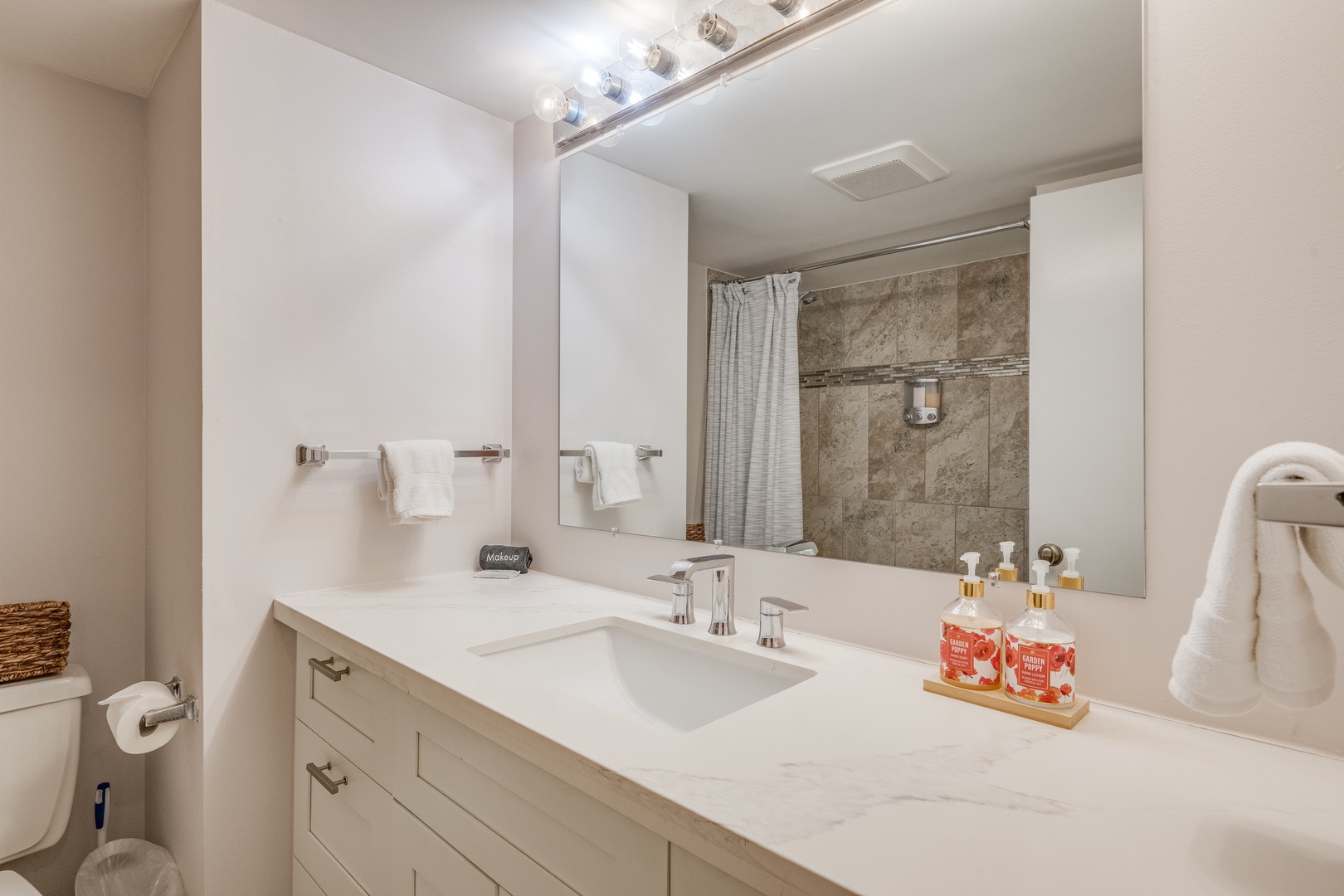 Lahaina Vacation Rentals, Kahana Villas E408 - The shared bathroom has a single vanity.