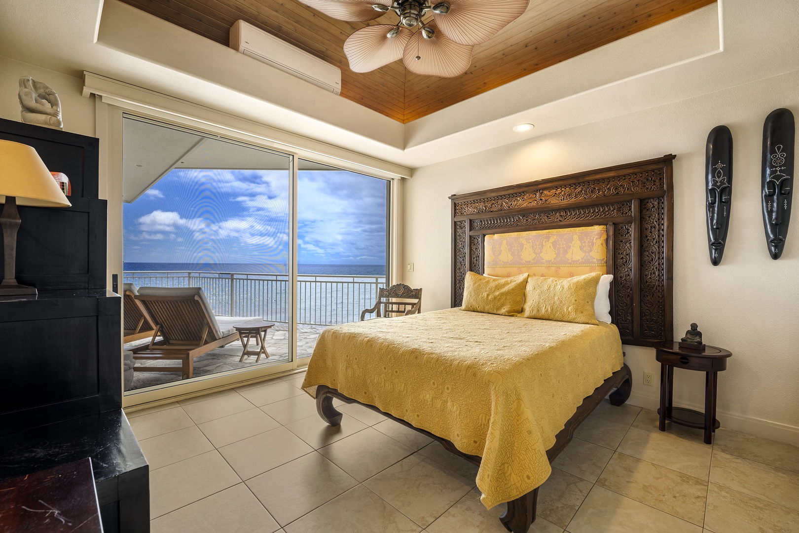 Kailua Kona Vacation Rentals, Ali'i Point #12 - Second guest bedroom with king bed, air conditioning, and elegant design touches.