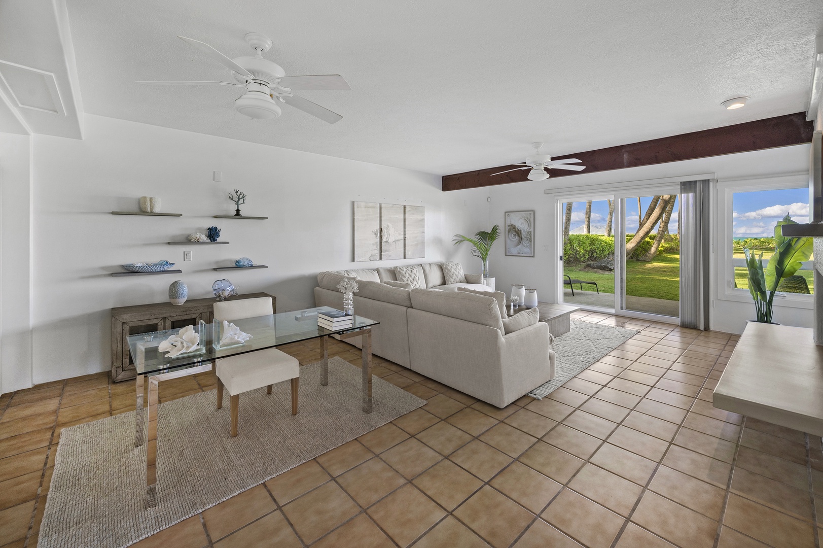 Kailua Vacation Rentals, Kailua Hale Kahakai - Enjoy the library, just off of the living area