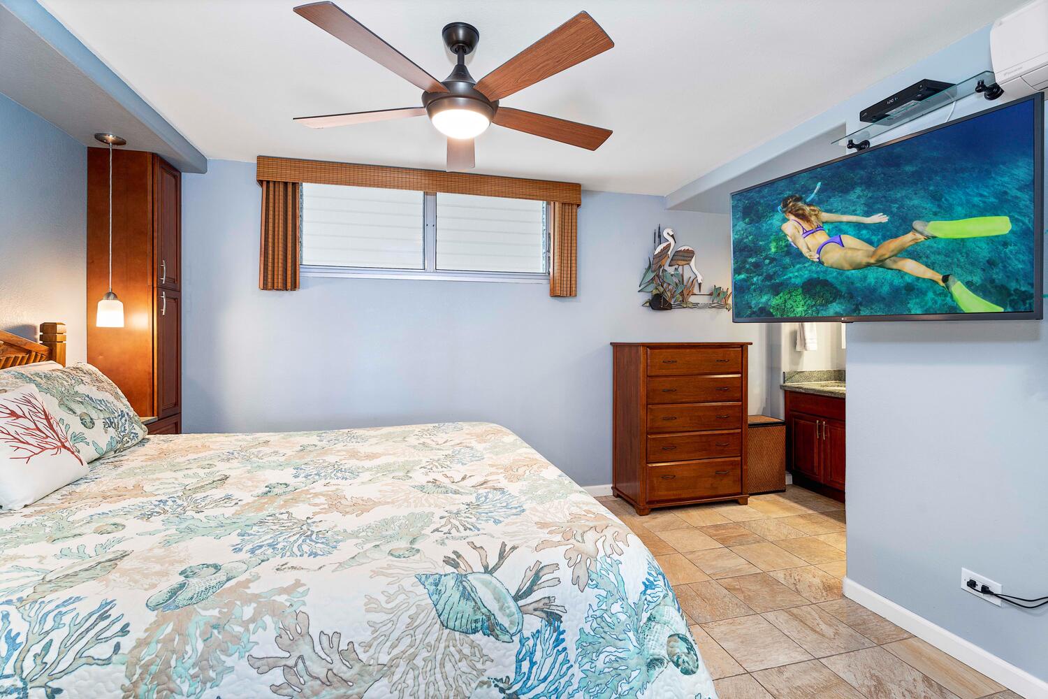 Kailua Kona Vacation Rentals, Kona Alii 403 - Never miss an episode of your favorite show!