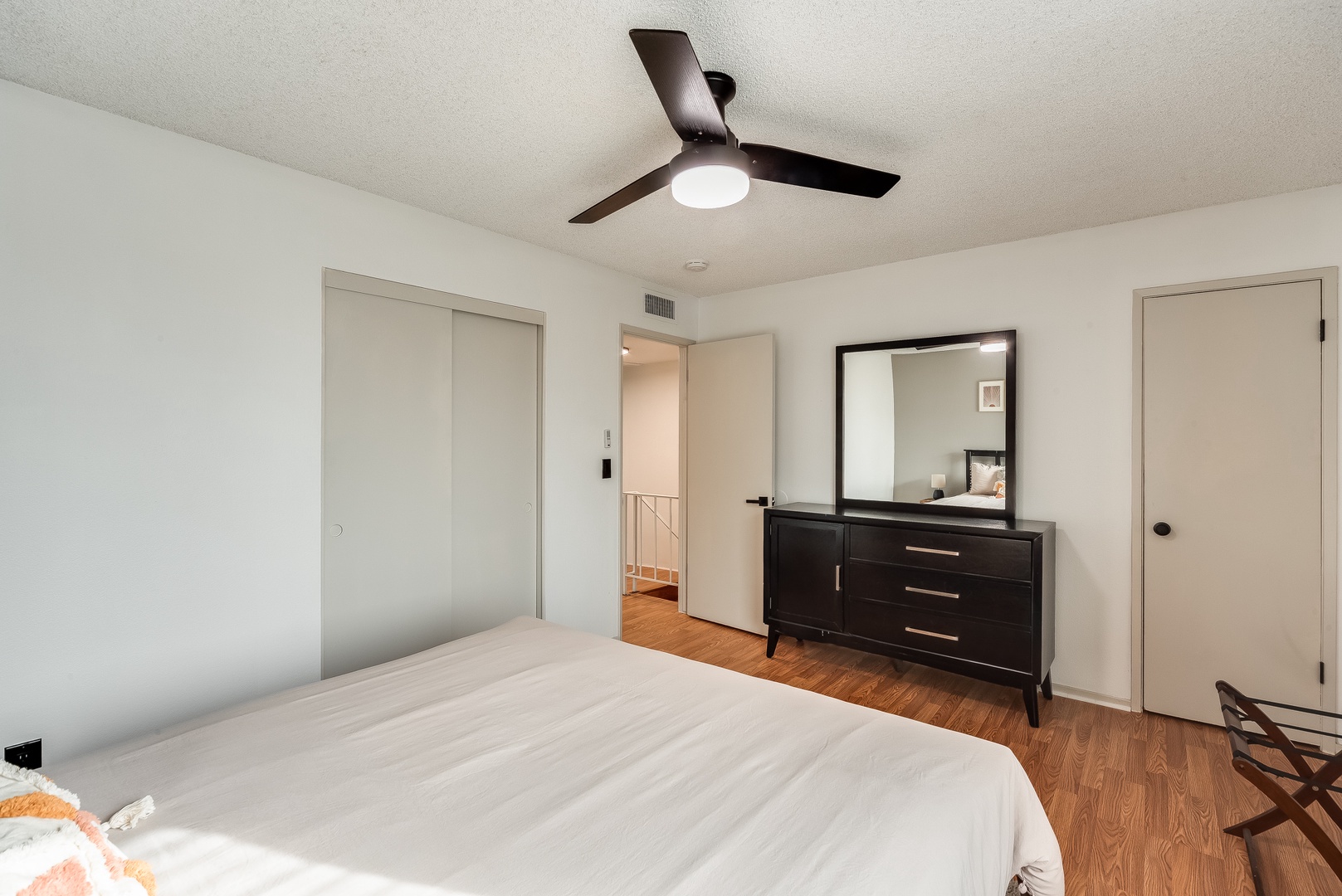 Scottsdale Vacation Rentals, Stay at the Roosevelt - Dresser and closet to store your belongings