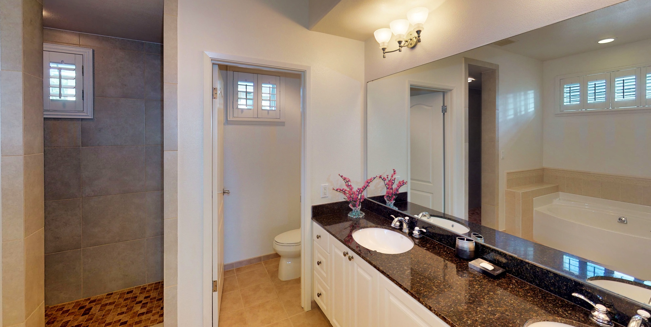 Kapolei Vacation Rentals, Ko Olina Kai Estate #17 - Ensuite bathroom with dual sinks.