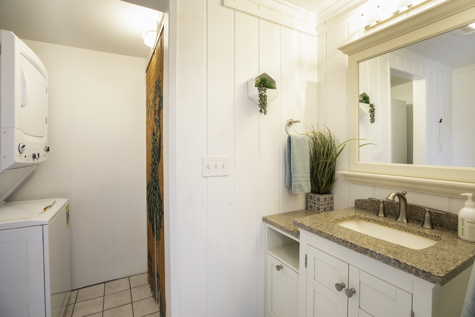 Kamuela Vacation Rentals, Honu Ohana- Puako 59 - Guest bathroom ensuite