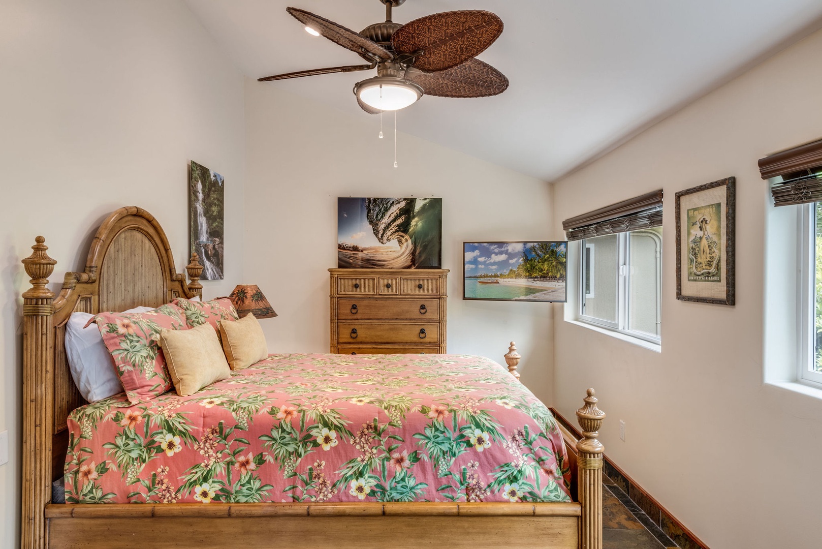 Kailua Kona Vacation Rentals, Kona Beach Bungalows** - Retreat to the Moana Hale Upstairs Suite, offering an ensuite bath and tranquil serenity.