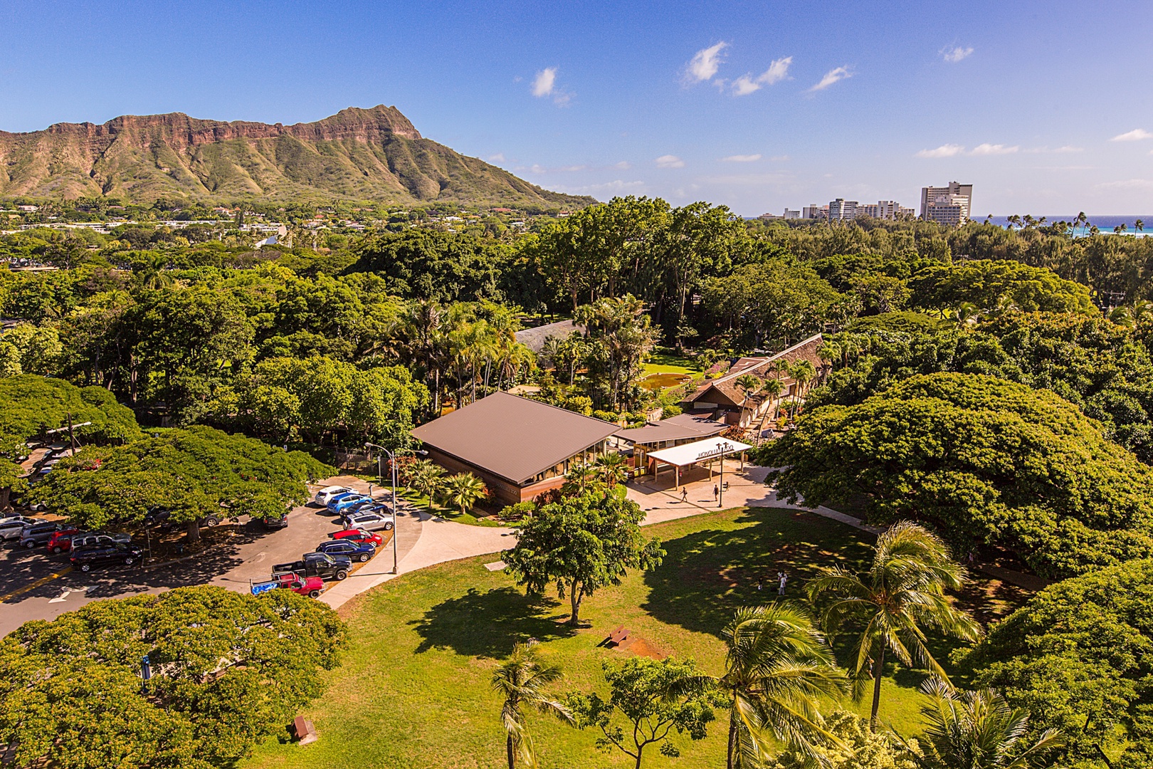 Honolulu Vacation Rentals, Hale Mahie - Just a short walk to the Waikiki Zoo!