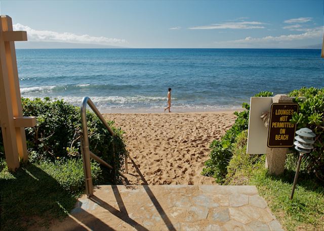 Lahaina Vacation Rentals, Mahana 608 - Just steps away from the beautiful golden sand beach