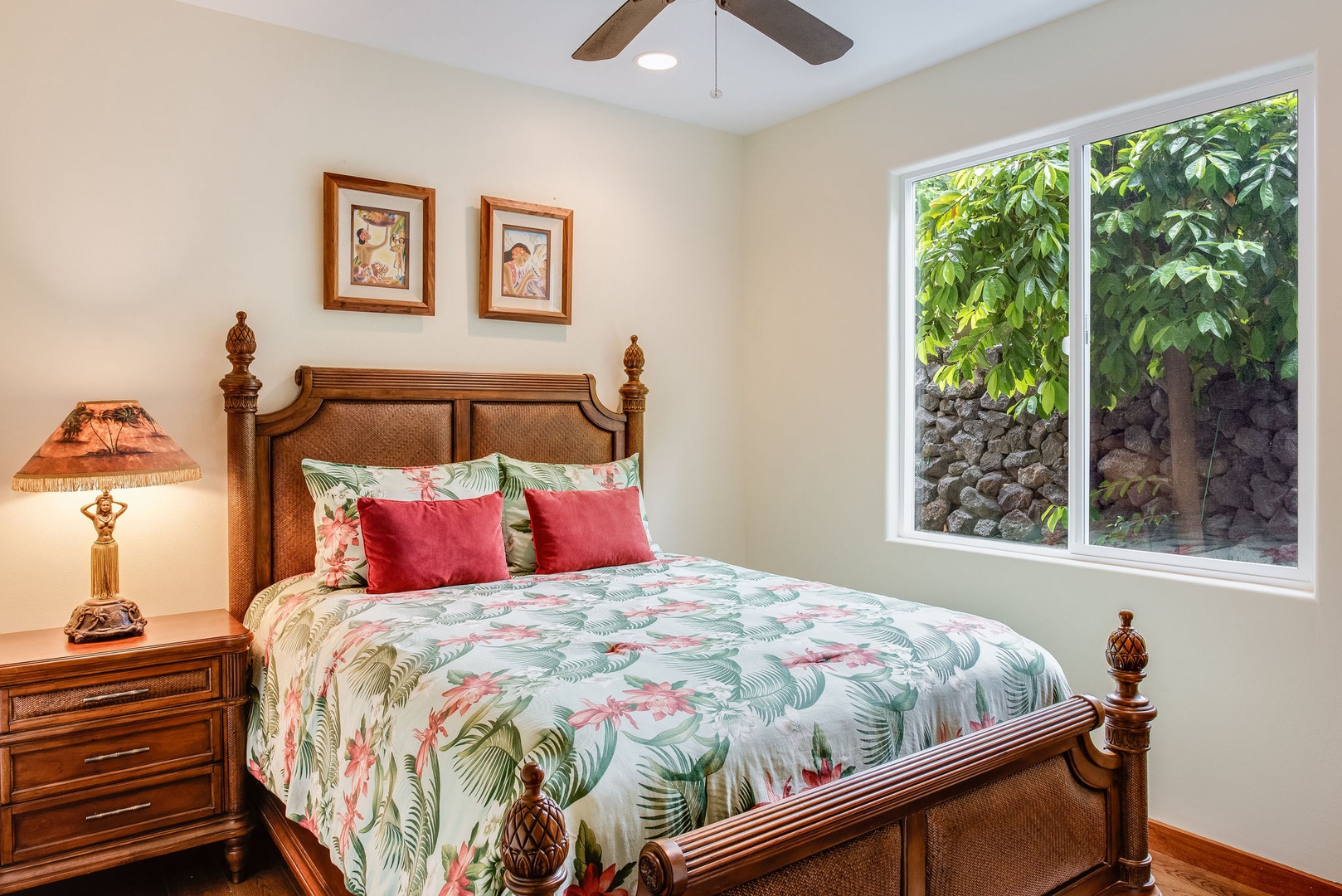 Kailua Kona Vacation Rentals, Kona Beach Bungalows** - Slumber in style in Honu's plush queen bed, an oasis of comfort and tranquility.