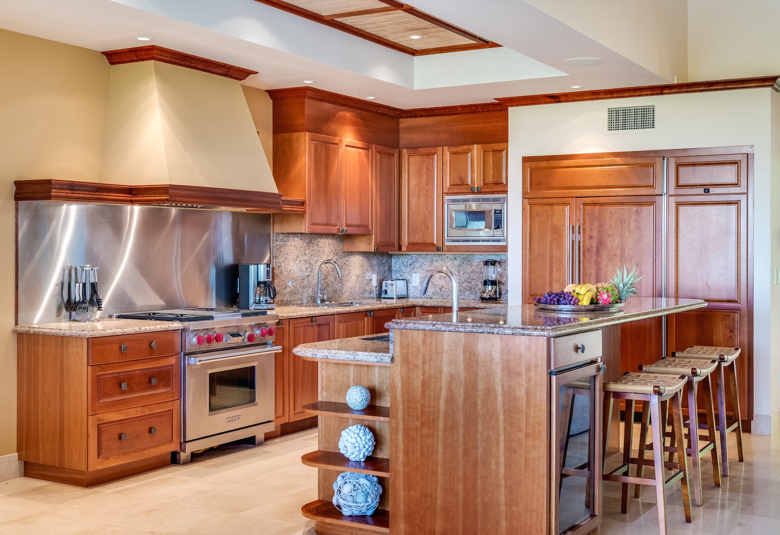 Kamuela Vacation Rentals, 3BD OneOcean (1C) at Mauna Lani Resort - Close Up of Modern Gourmet Kitchen with Gas Range