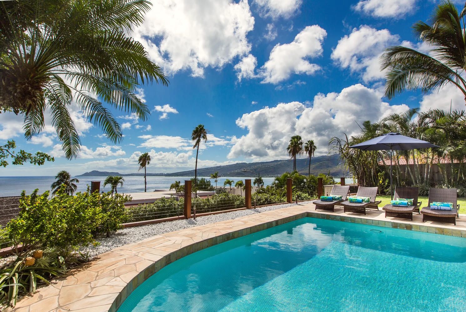 Honolulu Vacation Rentals, Aloha Nalu - Your oasis of fun and serenity.