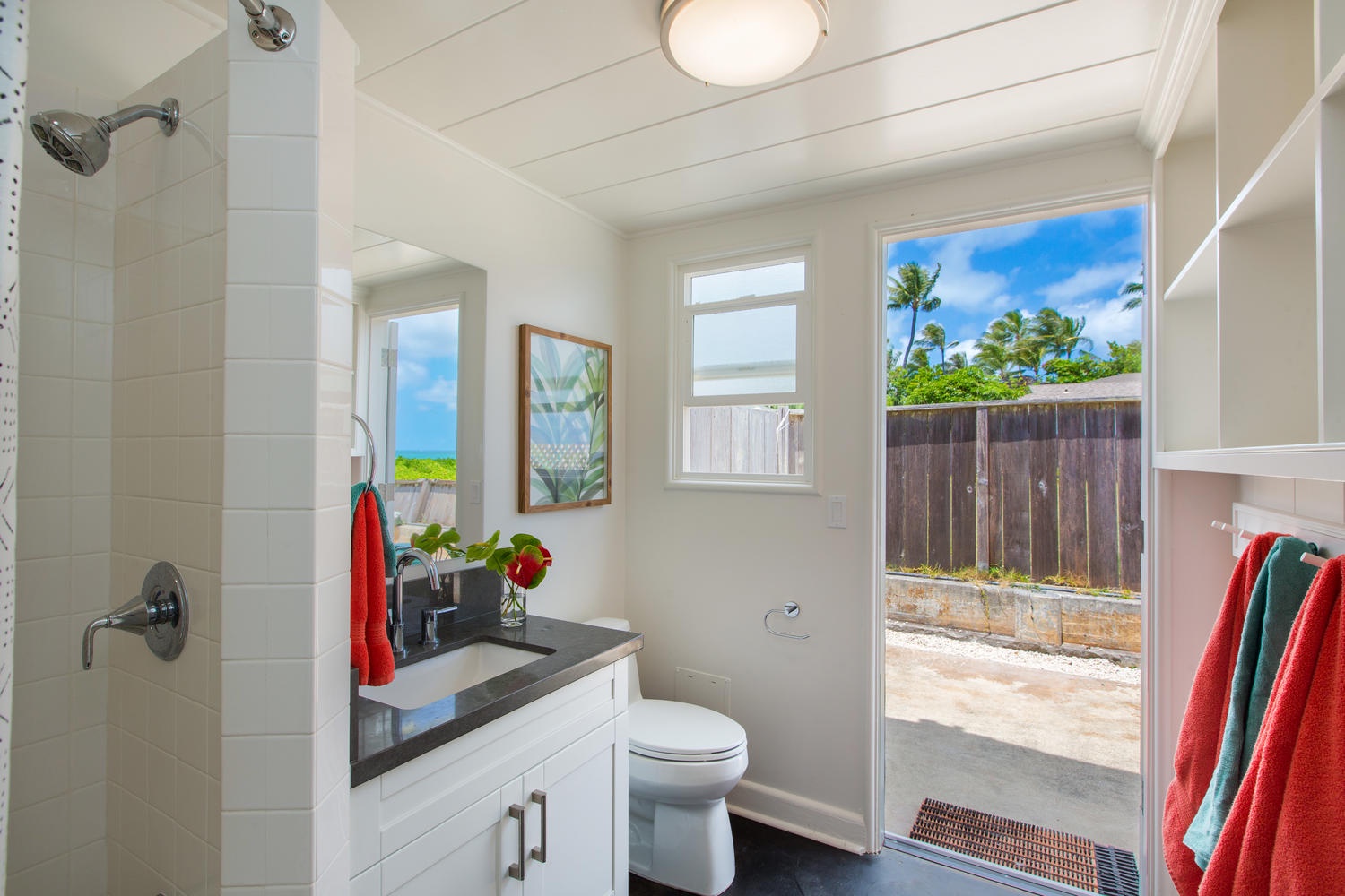 Kailua Vacation Rentals, Lanikai Oceanside 5 Bedroom - Guest bathroom.