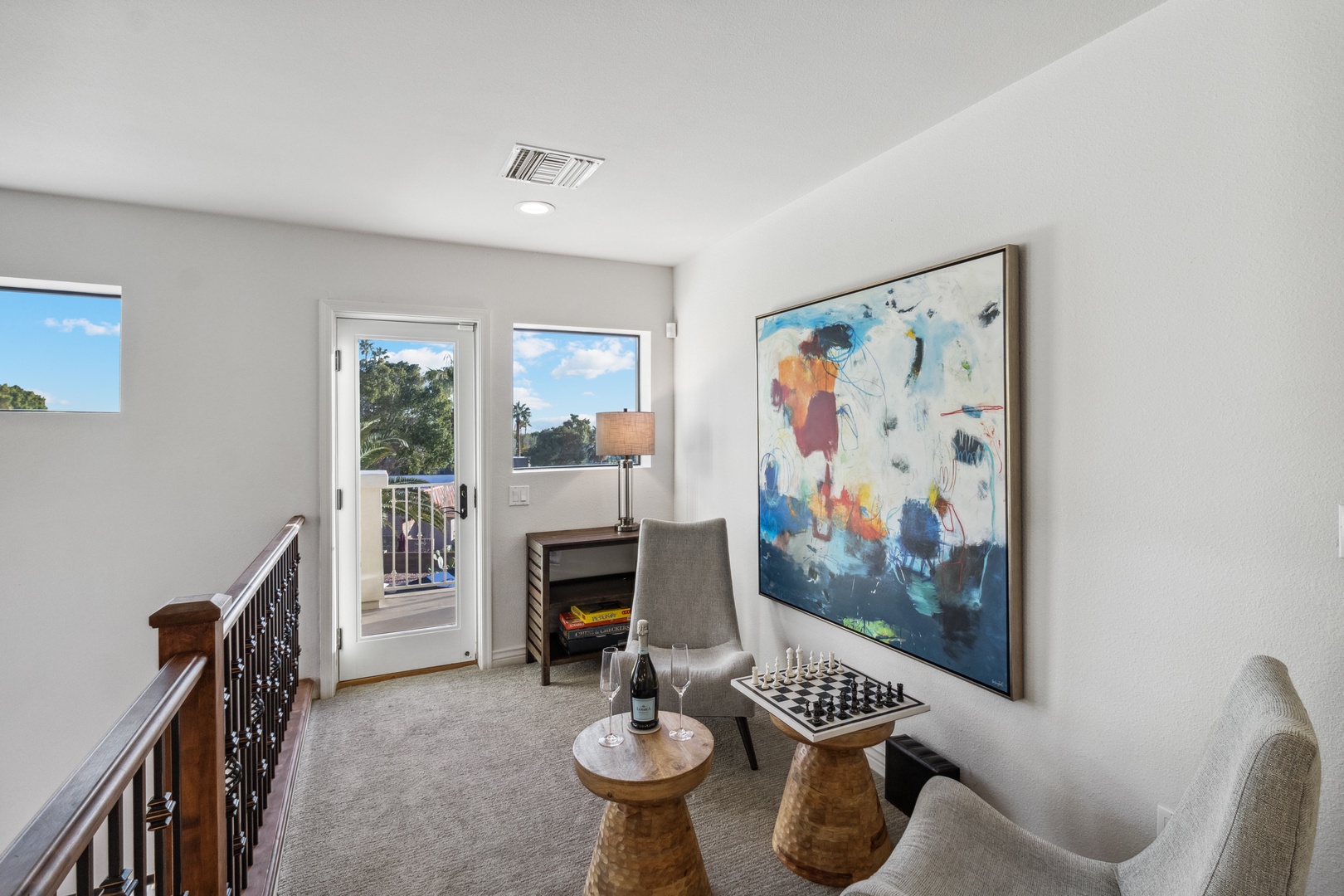 Phoenix Vacation Rentals, Majestic Mountain Views at Piestewa Peak Paradise - Reading nook