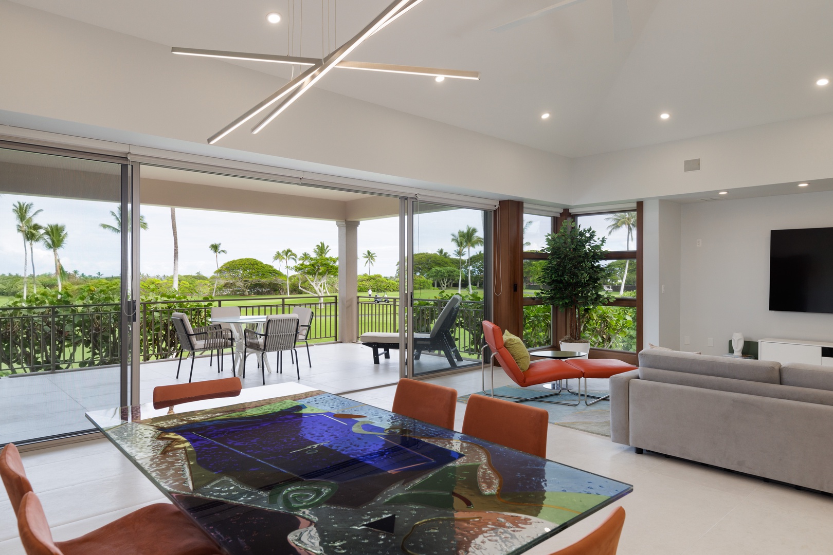 Kailua Kona Vacation Rentals, Fairway Villa 104A - Enjoy indoor-outdoor living.