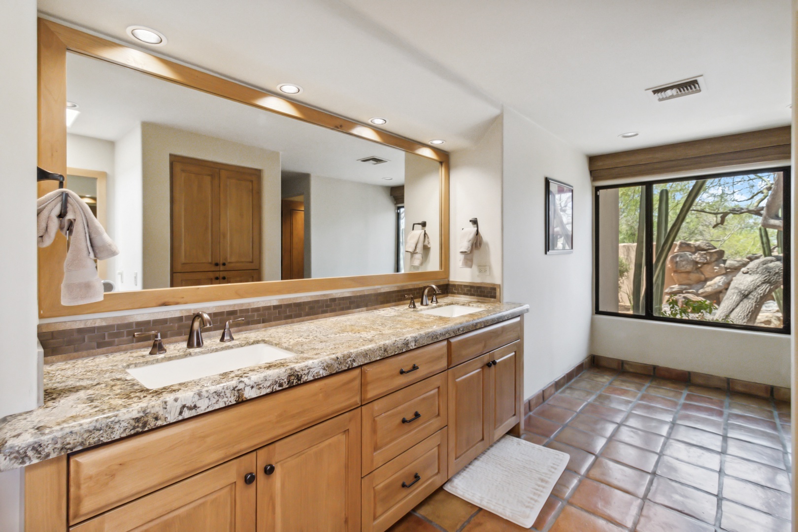 Scottsdale Vacation Rentals, Boulders Hideaway Villa - Ensuite bathroom with shower