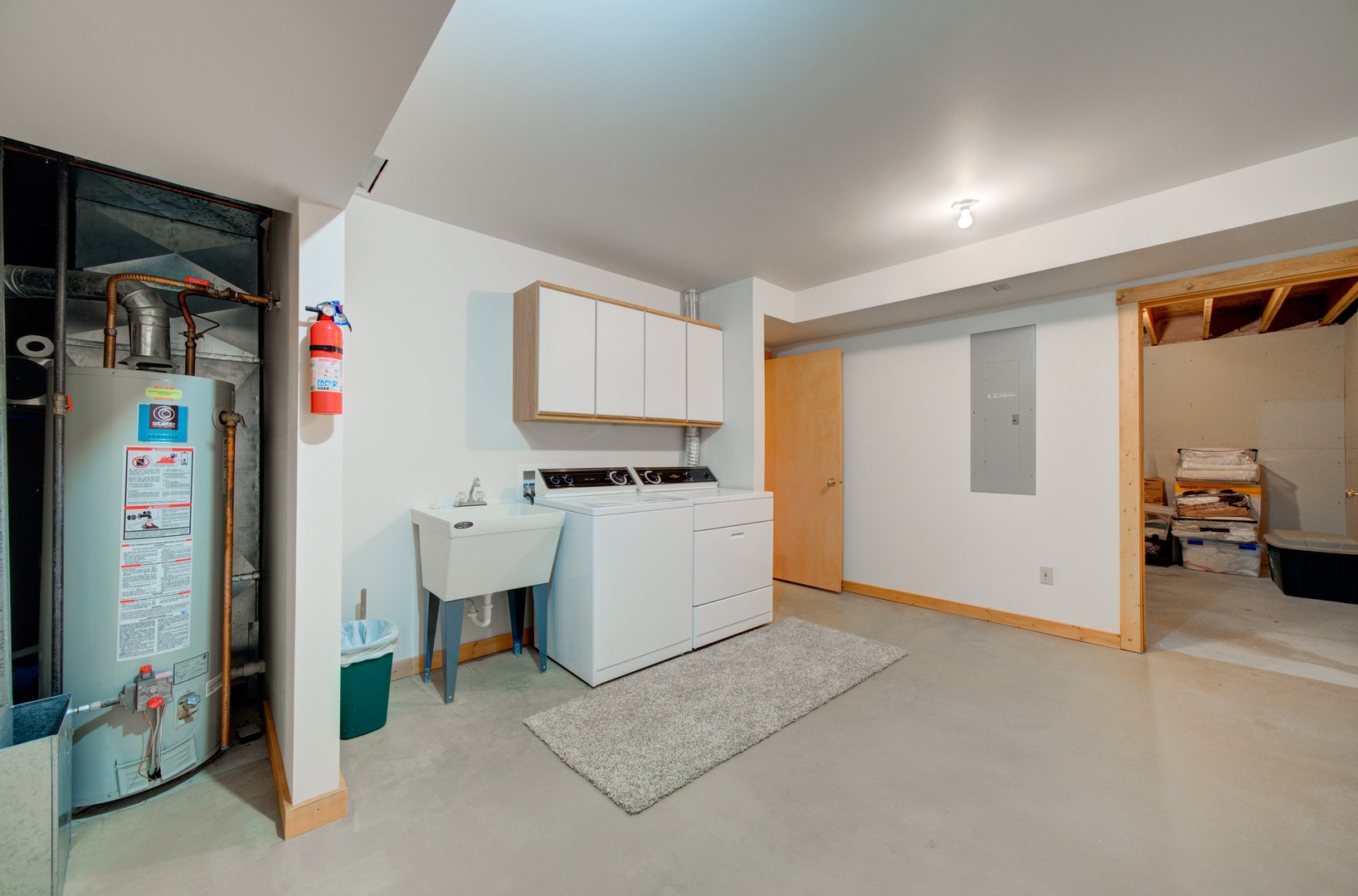 Bozeman Vacation Rentals, The Canyon Lookout - Full laundry facilities
