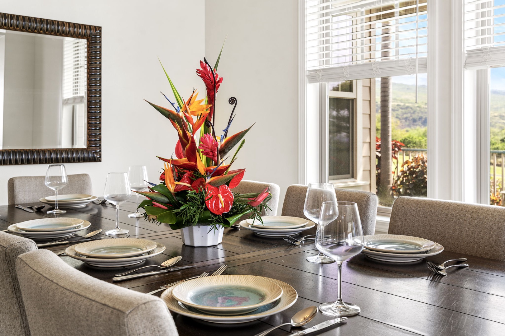 Kailua Kona Vacation Rentals, Holua Moana Hale - Dine in elegance with a beautifully set table for eight.