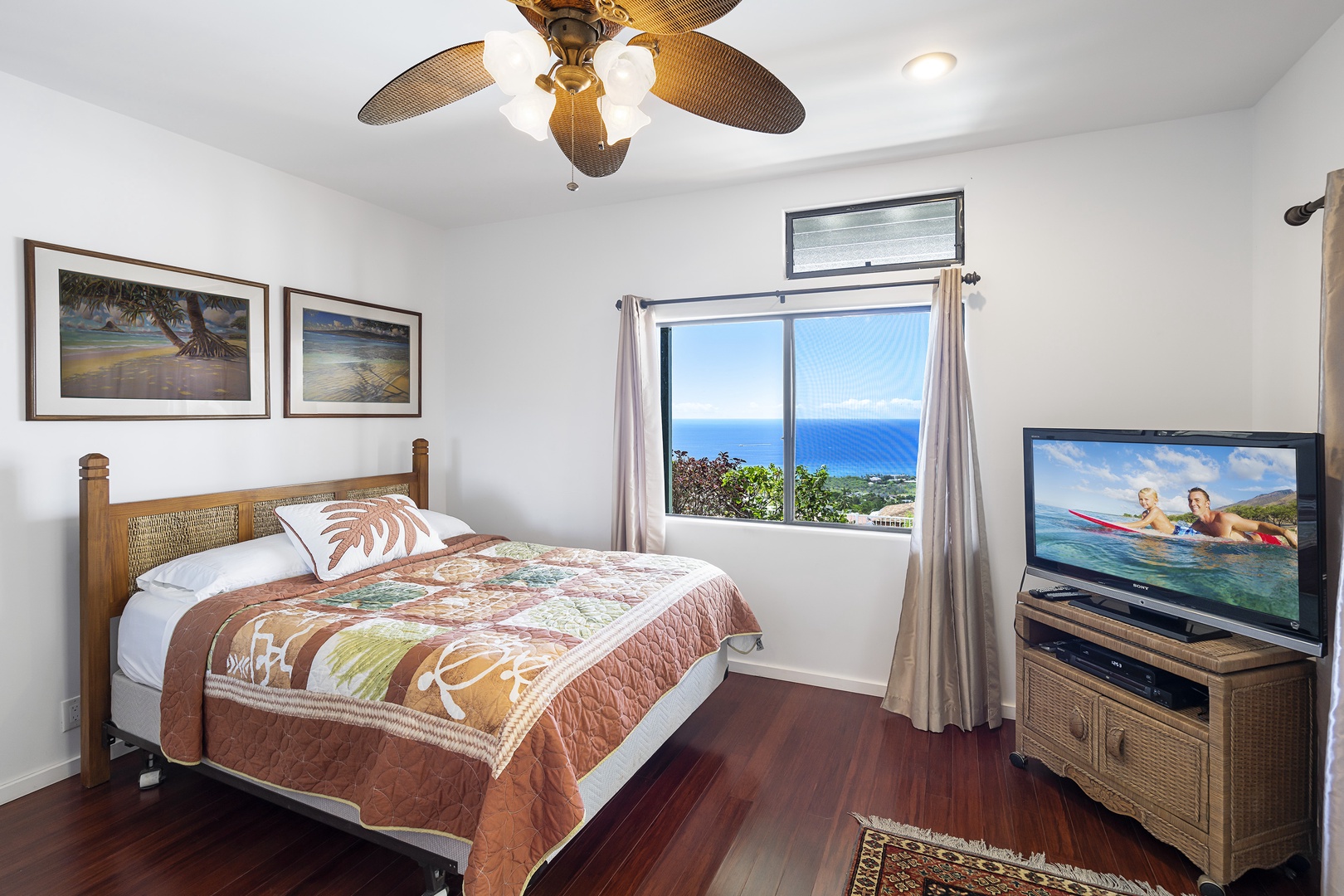 Kailua Kona Vacation Rentals, Ho'o Maluhia - Lanai access and Cable TV in guest bedroom!