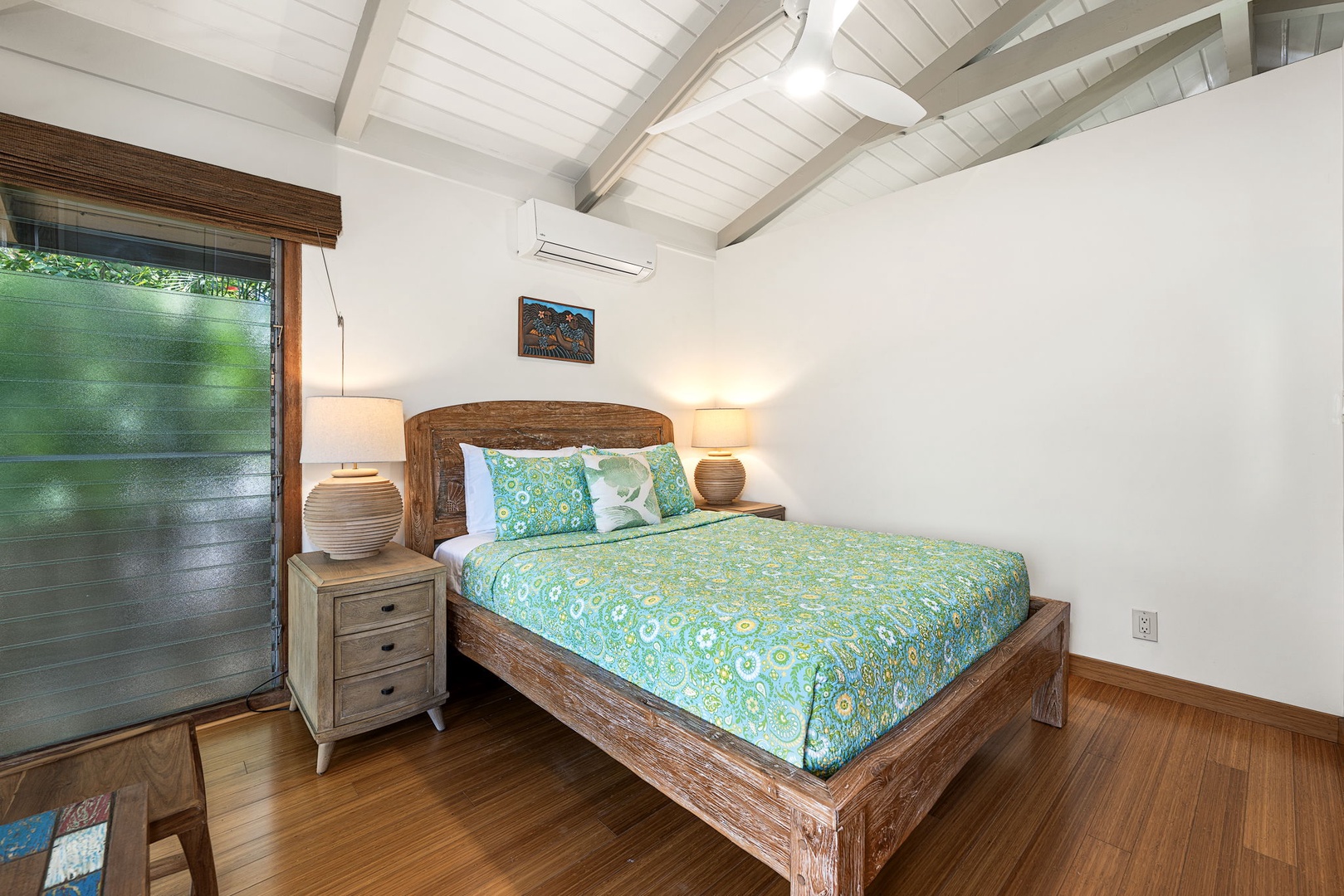 Kamuela Vacation Rentals, Island Time Retreat - Twin nightstands flank the bed, the garden just outside the window.