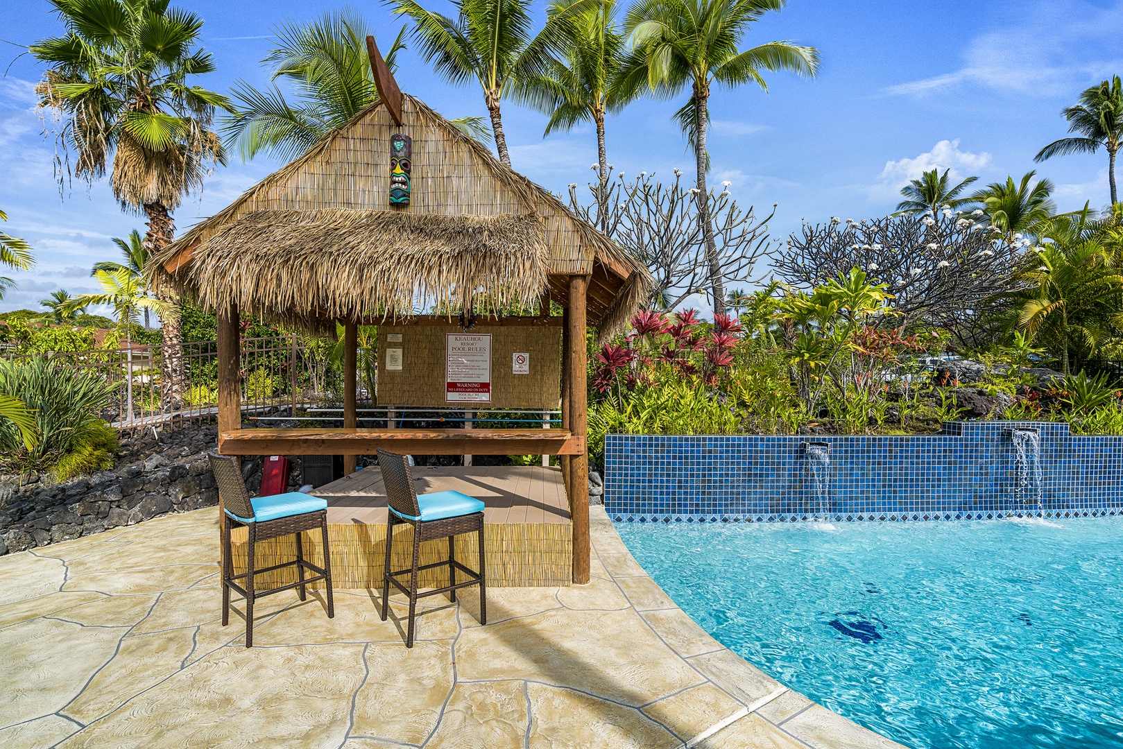 Kailua Kona Vacation Rentals, Keauhou Resort 104 - Tiki bar seating poolside
