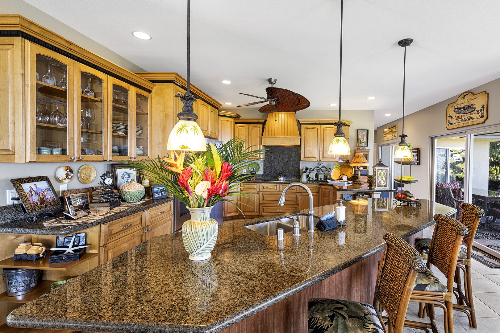 Kailua Kona Vacation Rentals, Hale Aikane - Gourmet custom kitchen makes meal preparation a breeze!