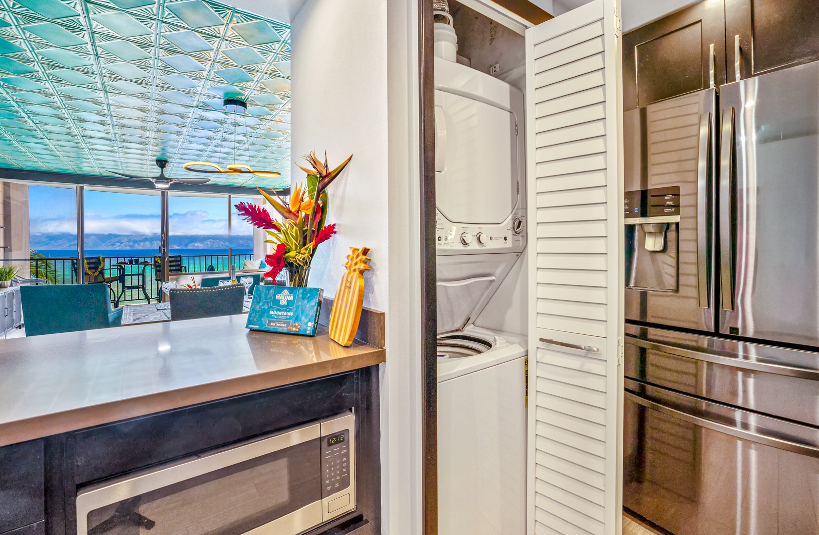 Lahaina Vacation Rentals, Valley Isle 804 - The convenience of an in-unit washer and dryer makes it easy to keep your beach towels and swimwear fresh during your stay