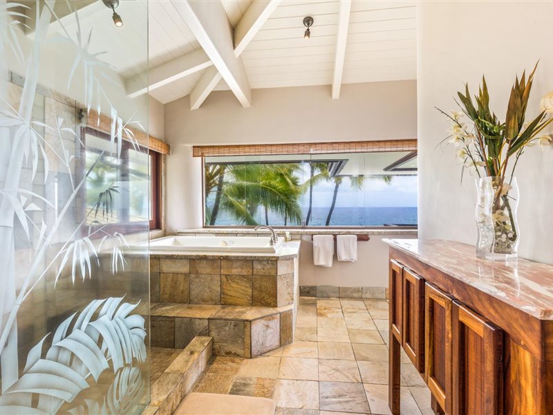 Kailua Kona Vacation Rentals, Blue Water - Primary bathroom equipped with dual vanities, walk in shower, soaking tub, and outrageous views!