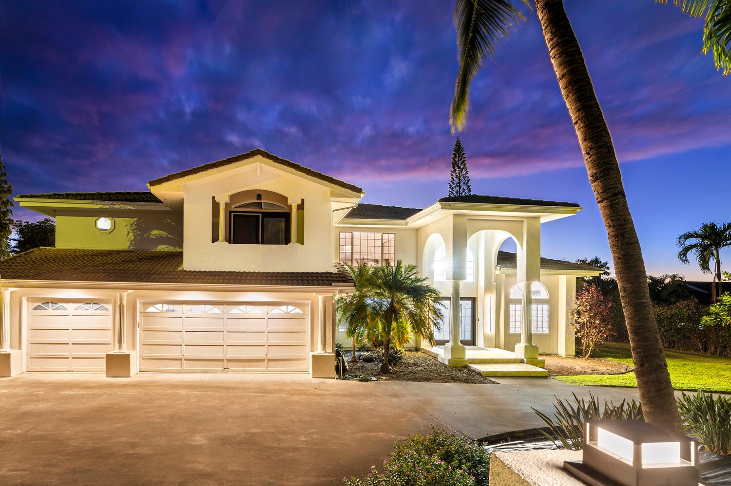 Kailua Kona Vacation Rentals, Ho'okipa Hale - Your home away from home—arrive in style to this warm and welcoming island escape.