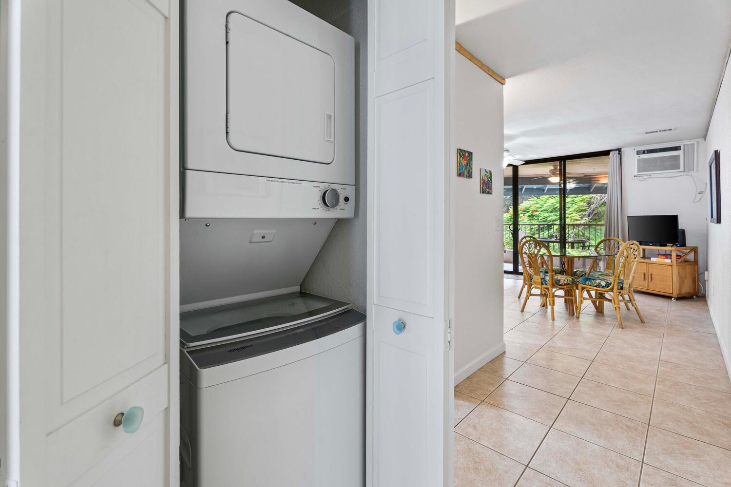 Kailua-Kona Vacation Rentals, Kona Reef B32 - An in-unit laundry area with a washer and dryer for convenience.